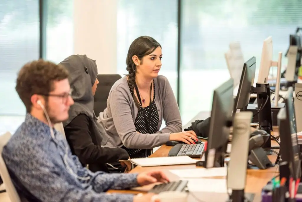 Training and Adapting to Technology-Assisted Workflows.